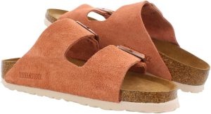 Men's Amalfi Leather Soft Footbed Arizona Sandals <div data-expanded="false" class="a-expander-content a-expander-partial-collapse-content"> <h3 class="product-facts-title"> Product details </h3> <div class="a-fixed-left-grid product-facts-detail"><div class="a-fixed-left-grid-inner" style="padding-left:140px"> <div class="a-fixed-left-grid-col a-col-left" style="width:140px;margin-left:-140px;float:left"> <span style="font-weight: 600"> <span class="a-color-base">Origin</span> </span> </div> <div class="a-fixed-left-grid-col a-col-right" style="padding-left:6%;float:left"> <span style="font-weight: 400"> <span class="a-color-base">Not Imported</span> </span> </div> </div></div> <div class="a-fixed-left-grid product-facts-detail"><div class="a-fixed-left-grid-inner" style="padding-left:140px"> <div class="a-fixed-left-grid-col a-col-left" style="width:140px;margin-left:-140px;float:left"> <span style="font-weight: 600"> <span class="a-color-base">Sole material</span> </span> </div> <div class="a-fixed-left-grid-col a-col-right" style="padding-left:6%;float:left"> <span style="font-weight: 400"> <span class="a-color-base">Foam, Cork, Suede, Rubber</span> </span> </div> </div></div> <div class="a-fixed-left-grid product-facts-detail"><div class="a-fixed-left-grid-inner" style="padding-left:140px"> <div class="a-fixed-left-grid-col a-col-left" style="width:140px;margin-left:-140px;float:left"> <span style="font-weight: 600"> <span class="a-color-base">Outer material</span> </span> </div> <div class="a-fixed-left-grid-col a-col-right" style="padding-left:6%;float:left"> <span style="font-weight: 400"> <span class="a-color-base">Suede</span> </span> </div> </div></div> <div class="a-fixed-left-grid product-facts-detail"><div class="a-fixed-left-grid-inner" style="padding-left:140px"> <div class="a-fixed-left-grid-col a-col-left" style="width:140px;margin-left:-140px;float:left"> <span style="font-weight: 600"> <span class="a-color-base">Closure type</span> </span> </div> <div class="a-fixed-left-grid-col a-col-right" style="padding-left:6%;float:left"> <span style="font-weight: 400"> <span class="a-color-base">Buckle</span> </span> </div> </div></div> <hr aria-hidden="true" class="a-spacing-base a-spacing-top-base a-divider-normal"> <h3 class="product-facts-title"> About this item </h3> <ul class="a-unordered-list a-vertical a-spacing-small"> <li><span class="a-list-item a-size-base a-color-base">Rubber sole</span></li> </ul> <ul class="a-unordered-list a-vertical a-spacing-small"> <li><span class="a-list-item a-size-base a-color-base">roomy toe box; lined with sued</span></li> </ul> <ul class="a-unordered-list a-vertical a-spacing-small"> <li><span class="a-list-item a-size-base a-color-base">features pronounced arch support with an extra layer of super soft foam cushioning</span></li> </ul> <ul class="a-unordered-list a-vertical a-spacing-small"> <li><span class="a-list-item a-size-base a-color-base">Contoured cork footbed conforms to the shape of your foot</span></li> </ul> </div>